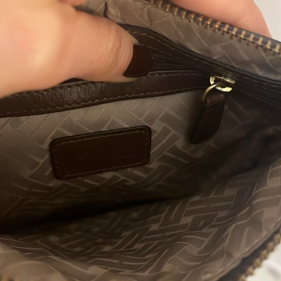 Cole haan small bag leather. Intricate details. Gold and brown. - Picture 7 of 7